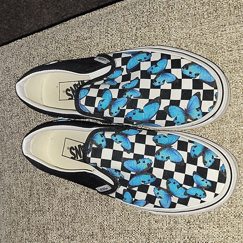 VANS, UNISEX SZ 6.5 MENS SZ 8 WOMEN WORN ONCE GREAT CONDITION.